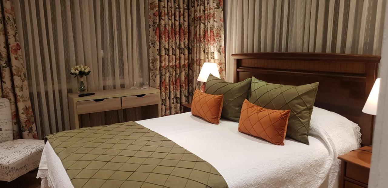 Hotel Puerta Del Lago ปูแอร์โตบารัส ภายนอก รูปภาพ